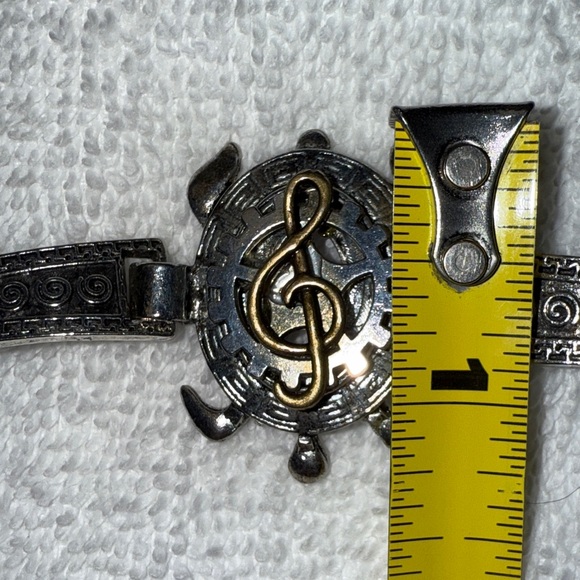 Handcrafted Turtle G clef Bracelet - Picture 10 of 12